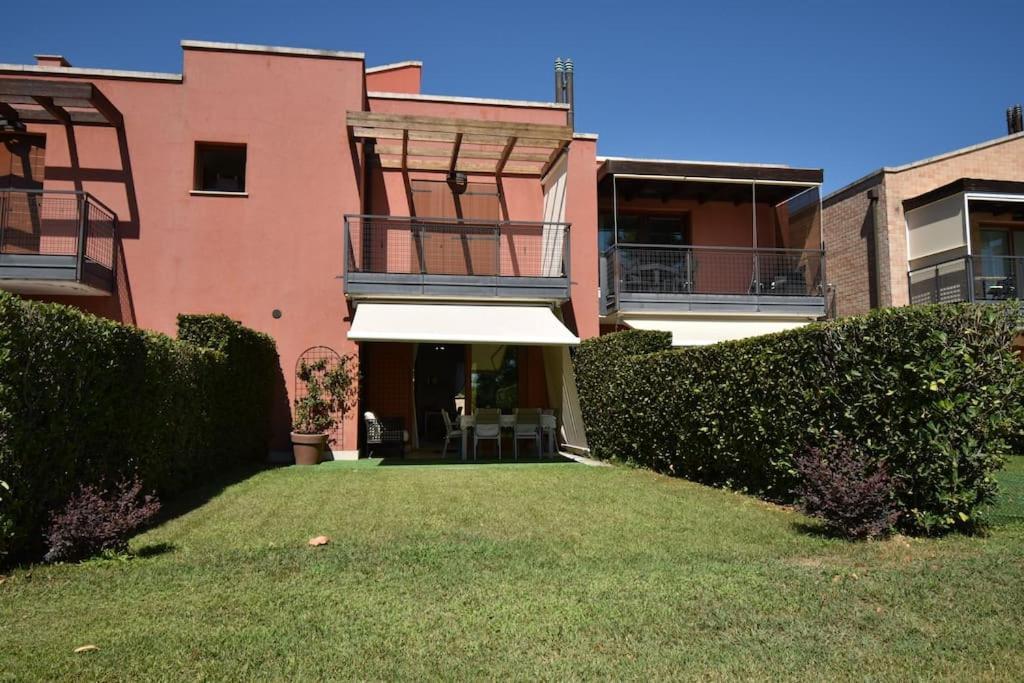 Golf Village - Piscina & Free Park Appartamento *